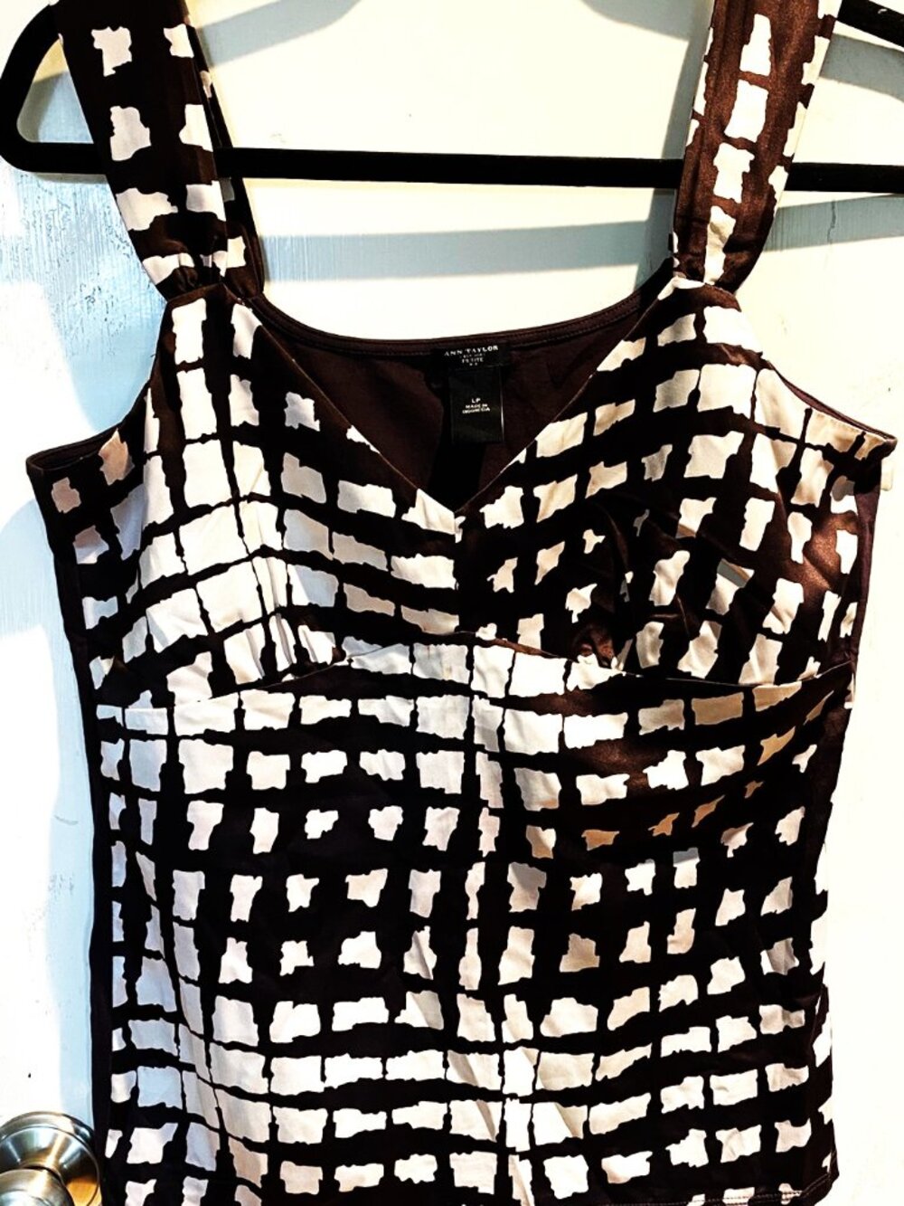Ann Taylor Sleeveless blouse brown & white block pattern PL